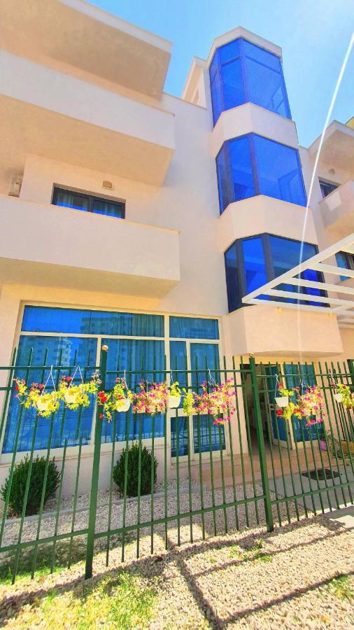 Vila Vera Durrës Exterior foto